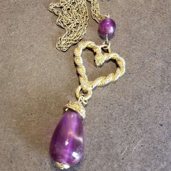Purple Avon necklace - Picture 8 of 9